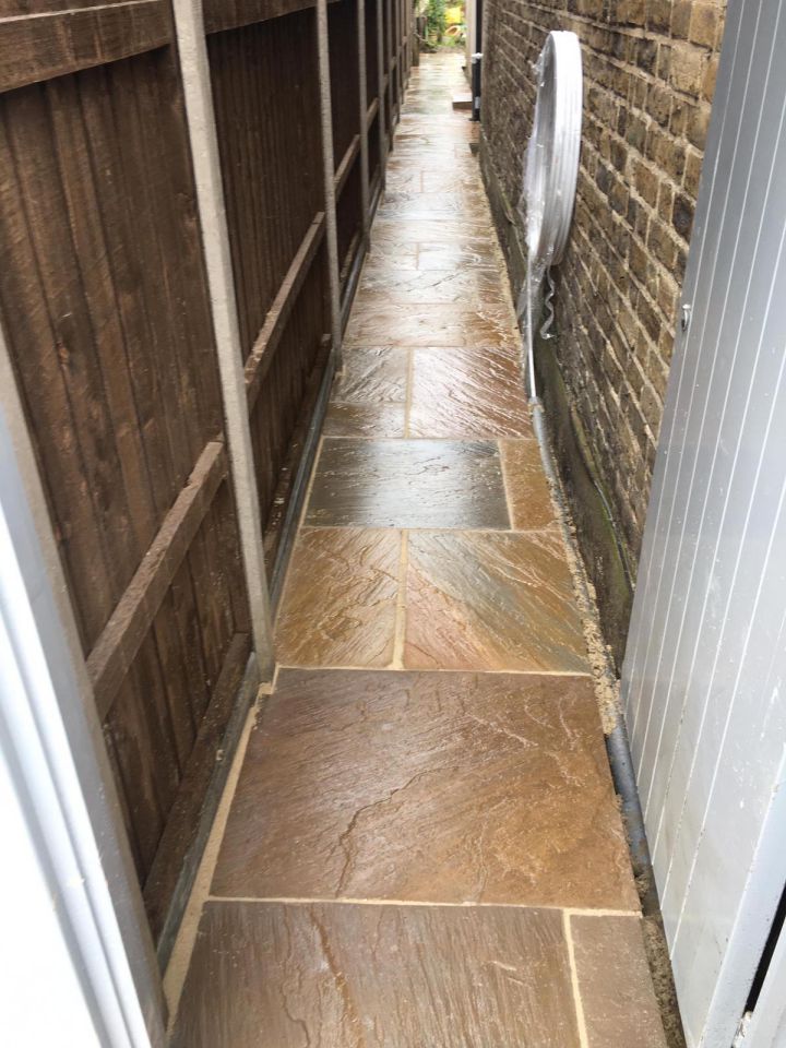 Resin driveway installation in Croydon